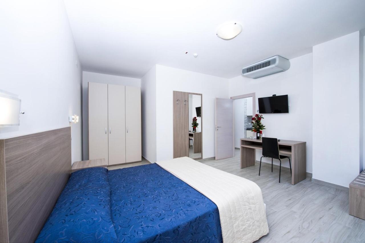 Ciccio Hotel Мисано Адриатико Екстериор снимка