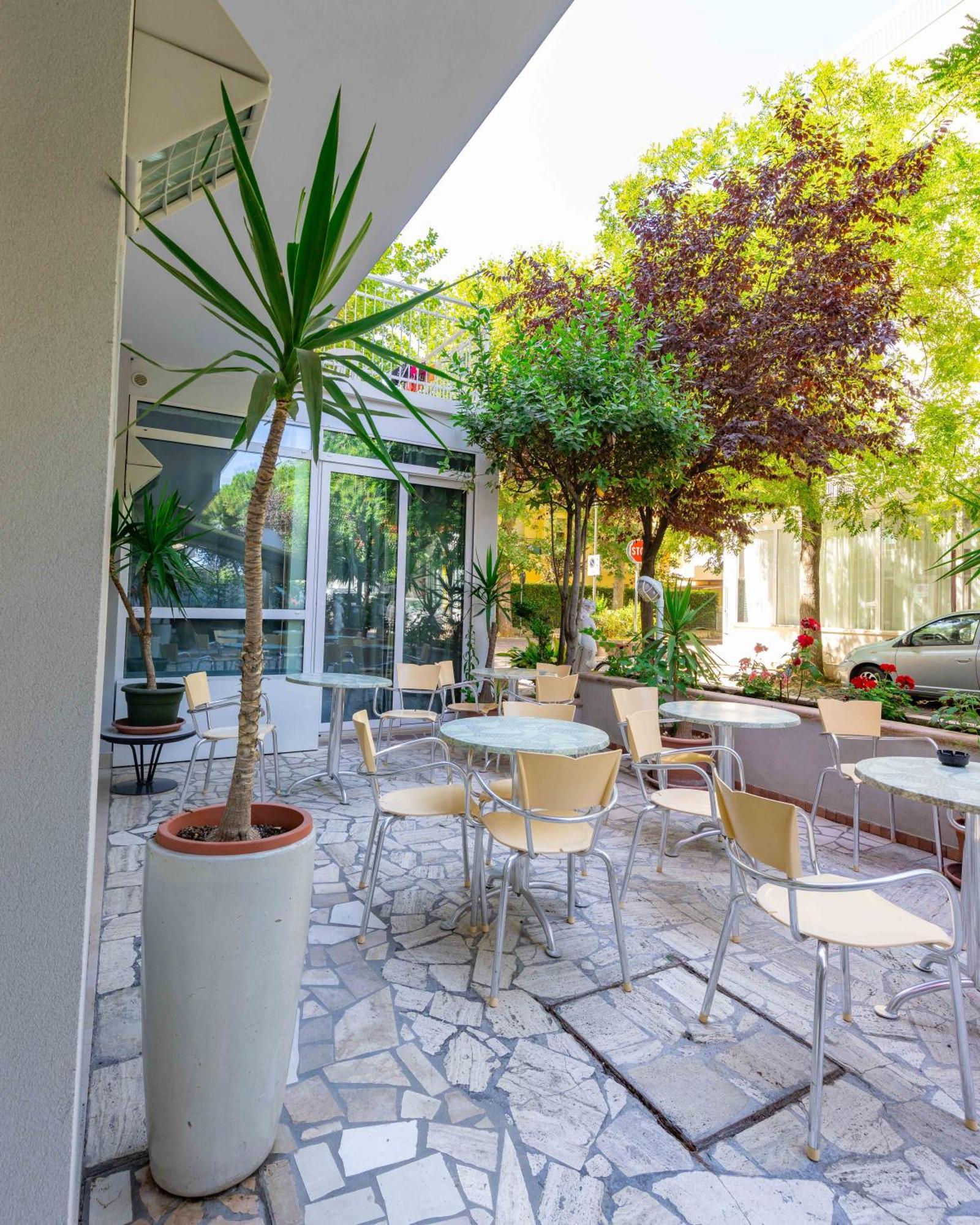 Ciccio Hotel Мисано Адриатико Екстериор снимка