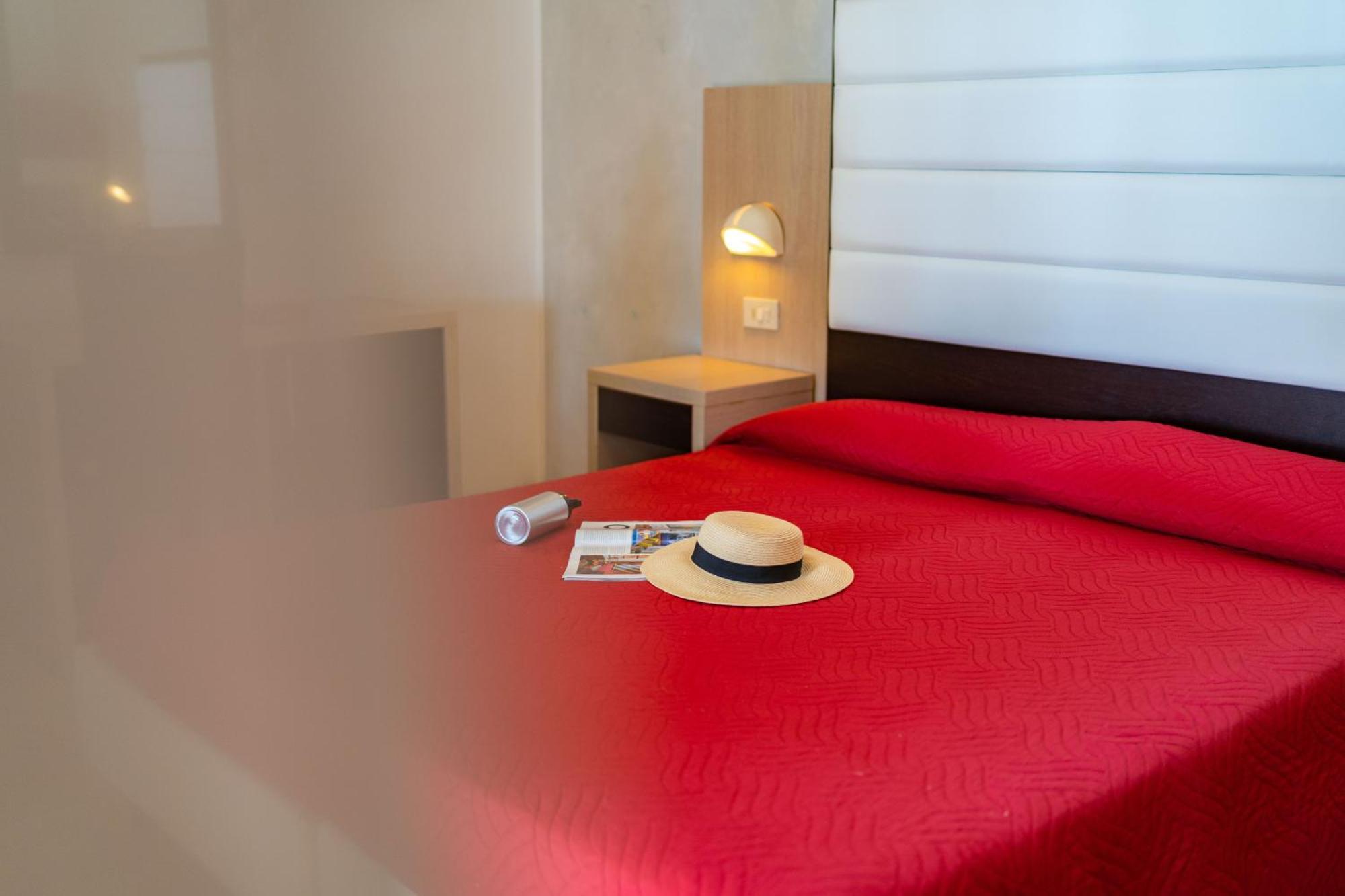 Ciccio Hotel Мисано Адриатико Екстериор снимка