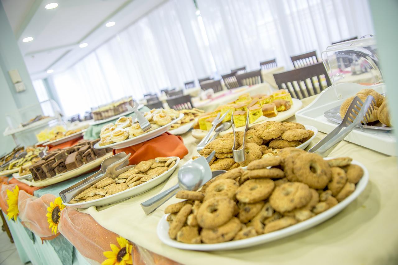 Ciccio Hotel Мисано Адриатико Екстериор снимка